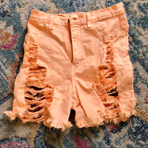 FashionNova shorts size 9 - Picture 4 of 6
